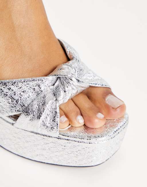 Silver platform deals flip flops