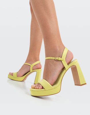 stradivarius platform heeled sandals in cream