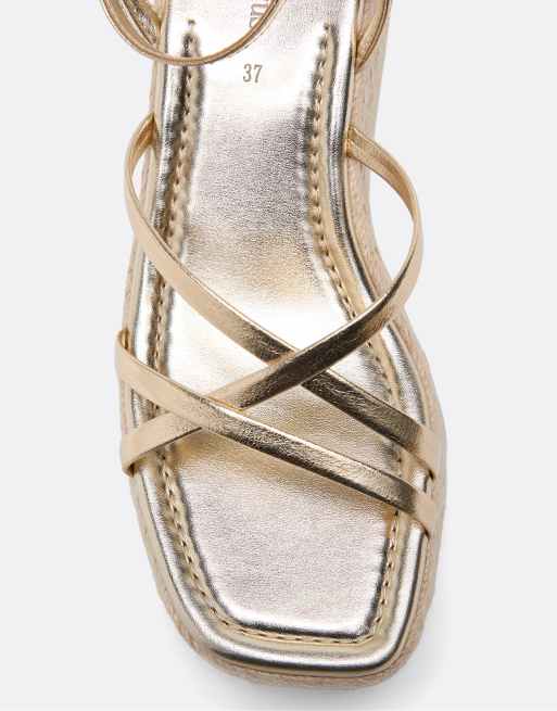 Stradivarius Platform strap wedges in gold, 2 of 4