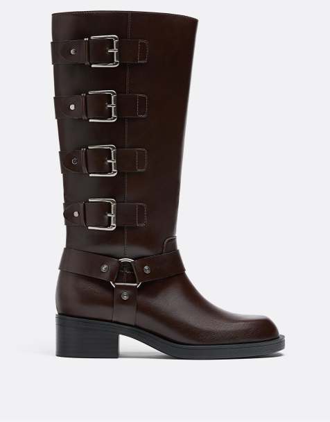 Stradivarius - Platte distressed laarzen met gespen in bruin - view 1