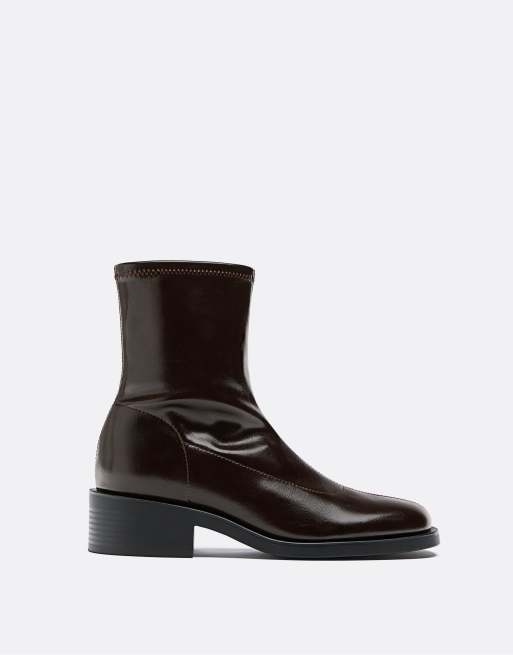 Stradivarius - Platte enkellaarzen met stretch in bruin, 4 van 4