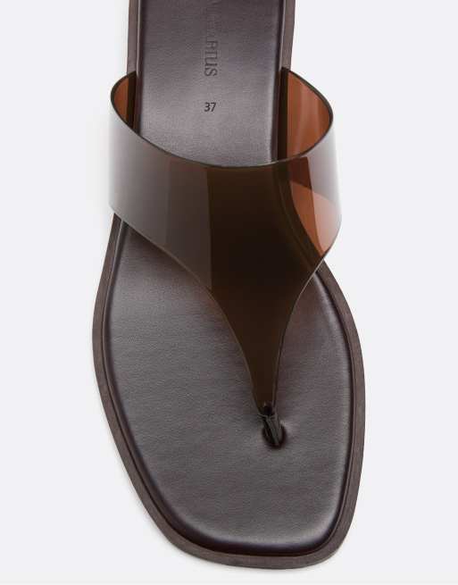 Stradivarius - Platte teensandalen van vinyl in bruin, 4 van 6