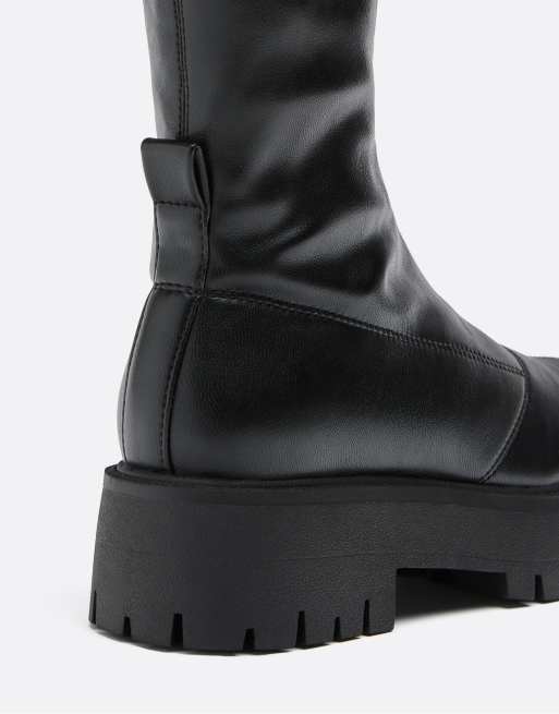 Stradivarius platte track boots in zwart, 3 van 4