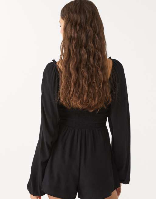 Stradivarius - Playsuit met lange mouwen en gesmokte taille in zwart, 2 van 4