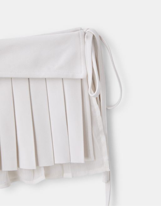 Stradivarius plisserad kjol med skärp i naturvit, 4 av 4