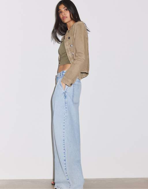 Stradivarius plisserade jeans med vida ben i mellanljus ljusblå denim, 3 av 6