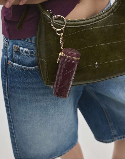 Stradivarius pochette trapuntata con charm bordeaux, 3 di 4