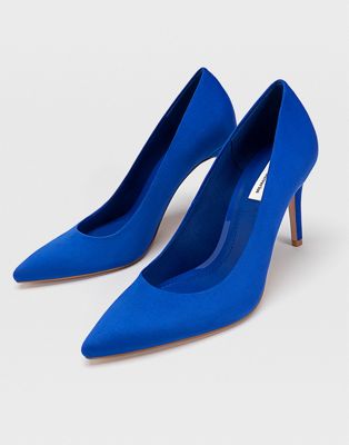 Stradivarius pointed court heeled shoes in blue
