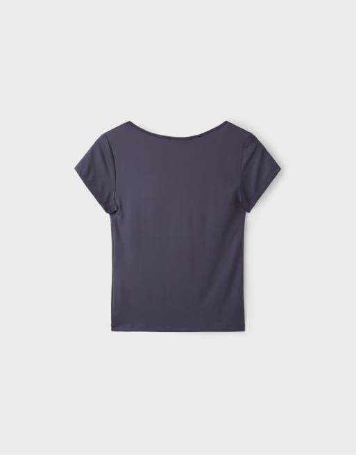Stradivarius polyamid t-shirt med v-ringning i mörkgrått, 7 av 7