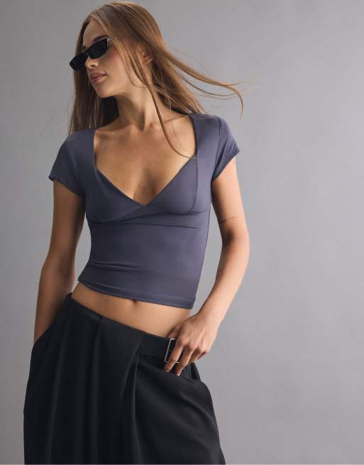 Stradivarius polyamide T-shirt met V-hals in donkergrijs, 2 van 7