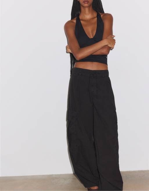 Stradivarius Poplin cargo trousers in black, 2 of 5