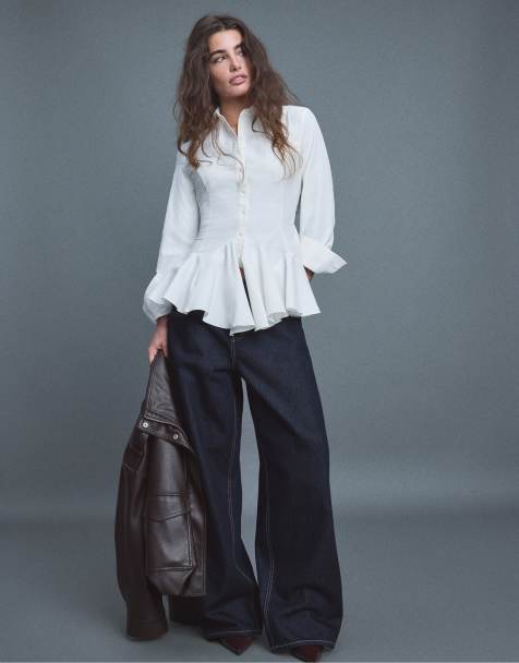 Stradivarius Poplin shirt with ruffles in white - view 1