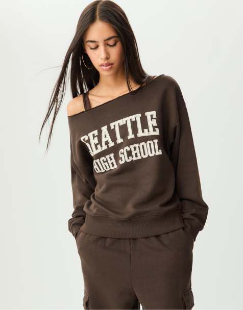 Stradivarius Printed boatneck sweatshirt in brown - view 1