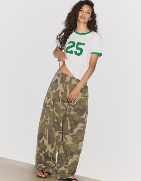 Stradivarius Printed cargo trousers in khaki - view 1