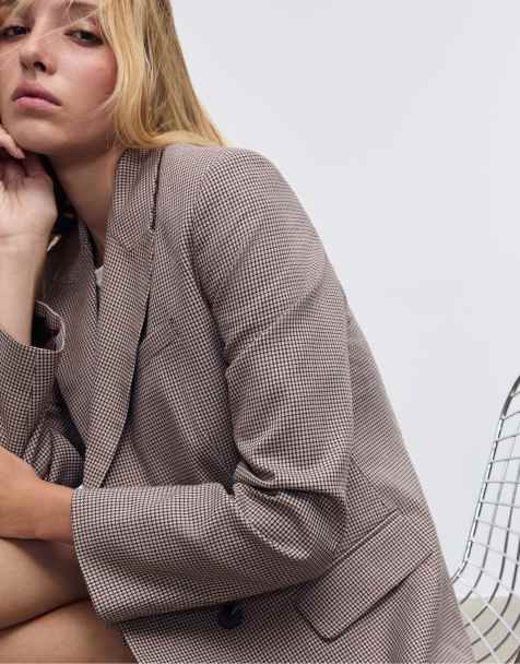 Stradivarius Printed double-breasted blazer with buttons in beige - view 1