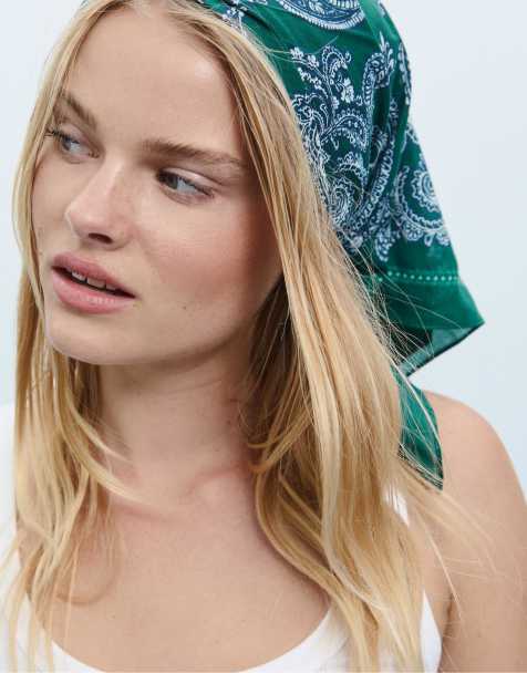 Stradivarius Printed scarf in khaki - view 1