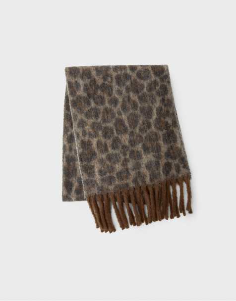 Stradivarius Printed scarf in pale camel - view 1