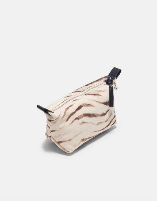 Stradivarius Printed wash bag in ecru, 2 of 3