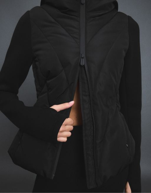 Stradivarius Puffer jacket with neoprene-effect sleeves in black, 2 of 6