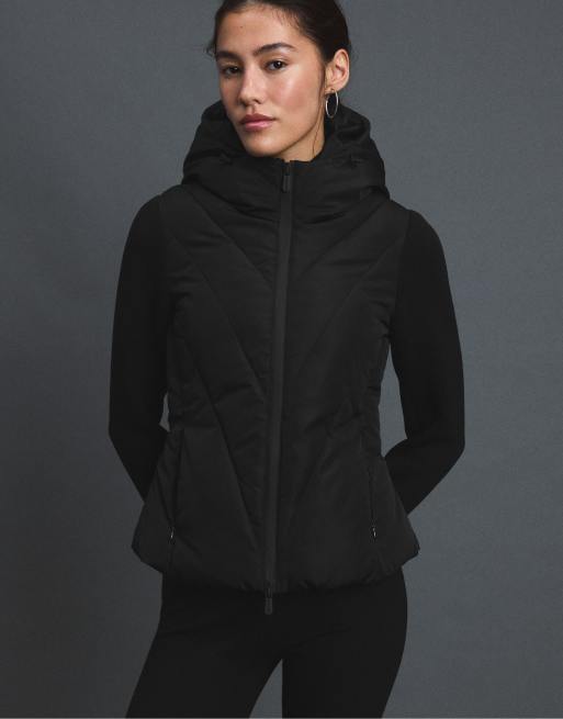 Stradivarius Puffer jacket with neoprene-effect sleeves in black, 4 of 6