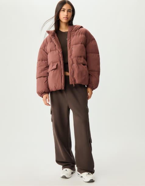 Stradivarius – Pufferjacke in Braun mit Kapuze - view 1