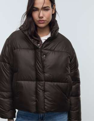 Stradivarius - Pufferjacke in Braun mit Satin-Effekt-Brown
