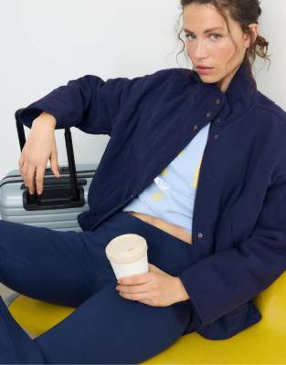 Stradivarius - Pufferjacke in Marineblau