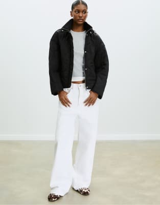 Stradivarius - Pufferjacke in Schwarz mit Kapuze