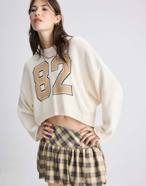 Stradivarius pull en maille court Number couleur vanille, 2 de 7
