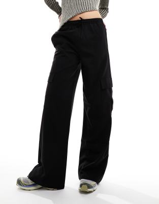 Stradivarius Stradivarius pull on cargo trouser in black