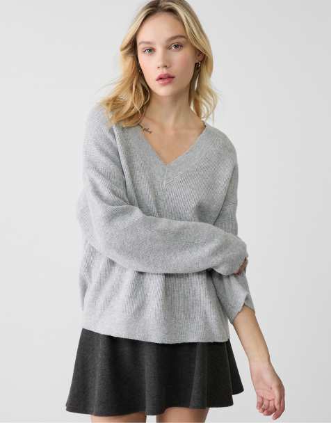 Stradivarius – Pullover aus gefilzter Baumwolle in meliertem Grau mit V-Ausschnitt - view 1