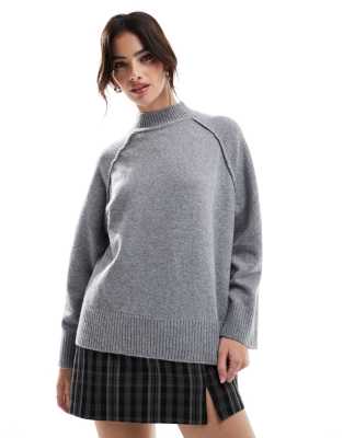 Stradivarius - Pullover in Grau mit Ziernaht und halbhohem Ausschnitt