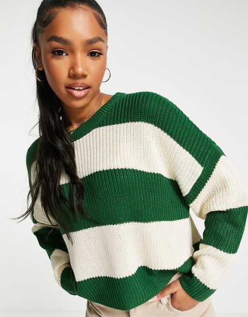 Stradivarius – Pullover in Grün gestreift | ASOS