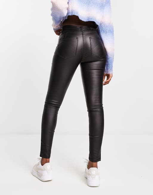 Stradivarius - Push-up skinny jeans met coating in zwart, 2 van 4