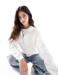 [Stradivarius] Stradivarius quarter zip sweatshirt in white XS WHITE