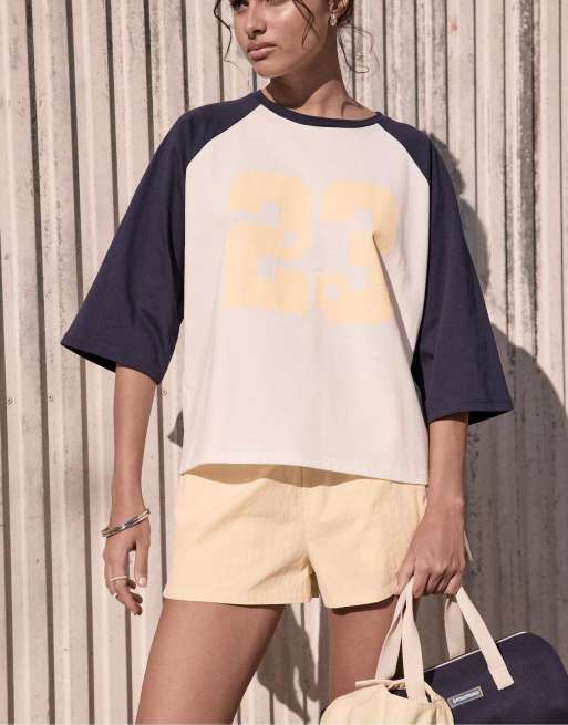 Stradivarius Raglan sleeve t-shirt in dark blue, 2 of 4