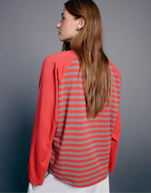 Stradivarius randig t-shirt med raglanärmar i rött, 3 av 7