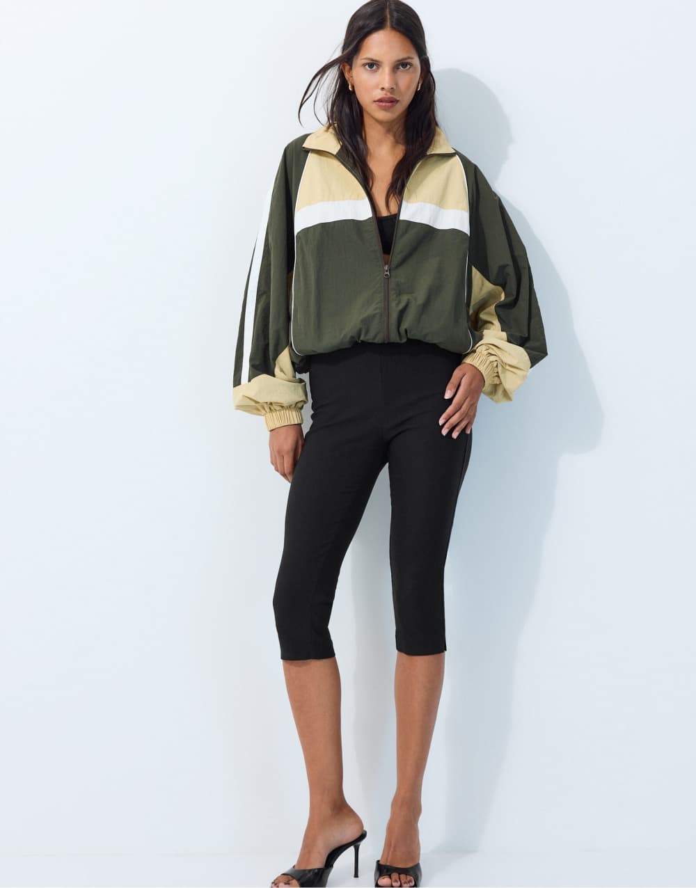 Stradivarius Regular-fit colourblock windbreaker in khaki