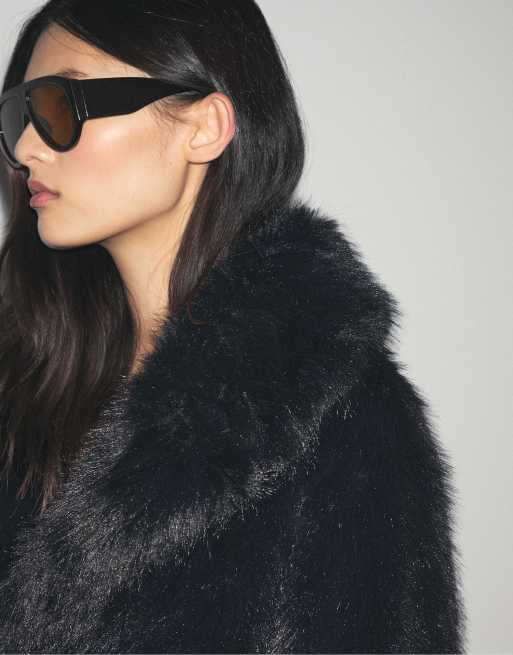 Stradivarius Regular fit faux fur coat in black, 2 of 4