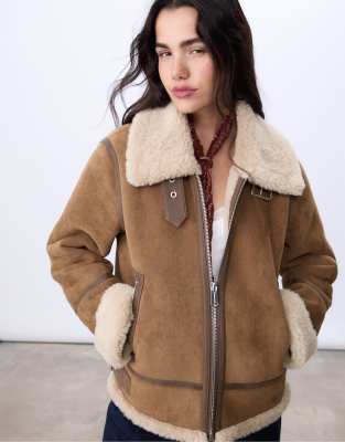 Stradivarius - Regular Fit Jacke in Beige mit Lammfellfutter-Neutral