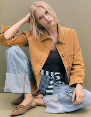 Stradivarius - Regular-Fit-Jacke in blassem Camel mit Taschen-Neutral