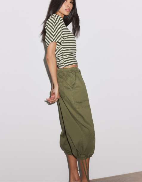 Stradivarius Relaxed fit poplin bermuda shorts in khaki - view 1