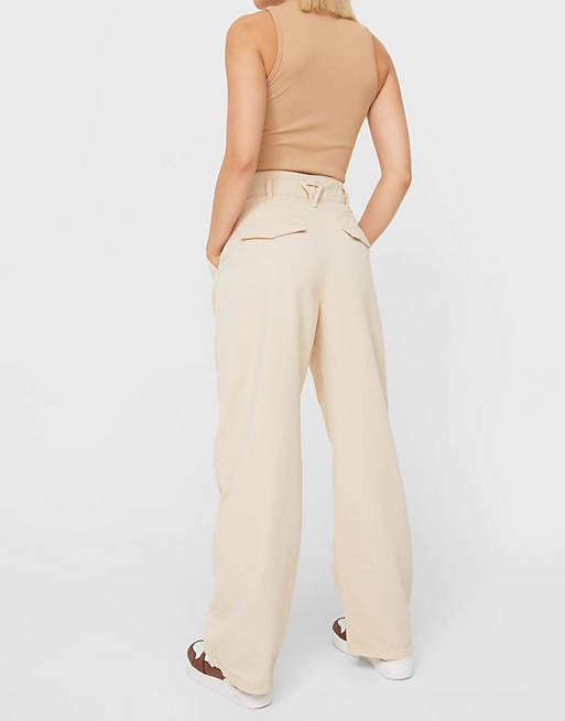  Stradivarius relaxed trousers in beige 