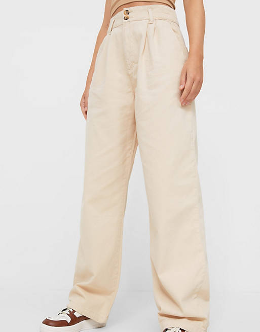  Stradivarius relaxed trousers in beige 