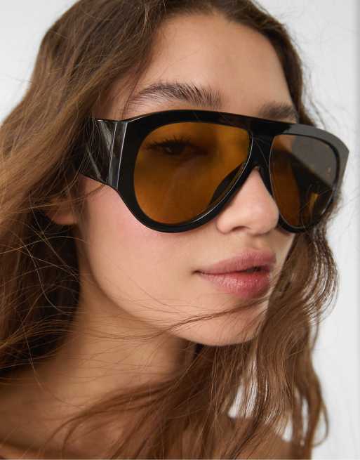Stradivarius resin sunglasses in black, 2 of 3