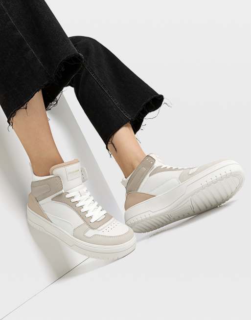 Stradivarius - Retro hi-top sneakers med kontrastfarvet tone-i-tone design 