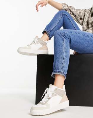 Stradivarius retro hi top trainer with tonal contrast