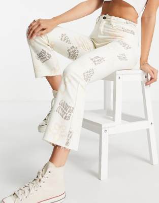 Stradivarius Retro Print Straight Leg Jean With Raw Hem In Ecru-neutral