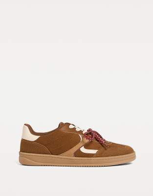 Stradivarius - Retro-Sneaker in Camel mit Gummisohle-Neutral