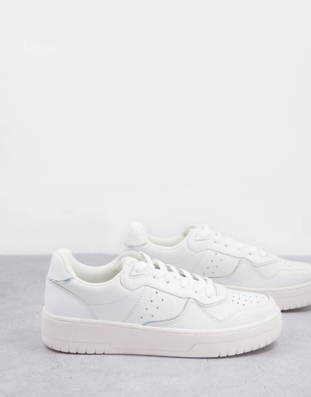 Stradivarius retro sneakers in white